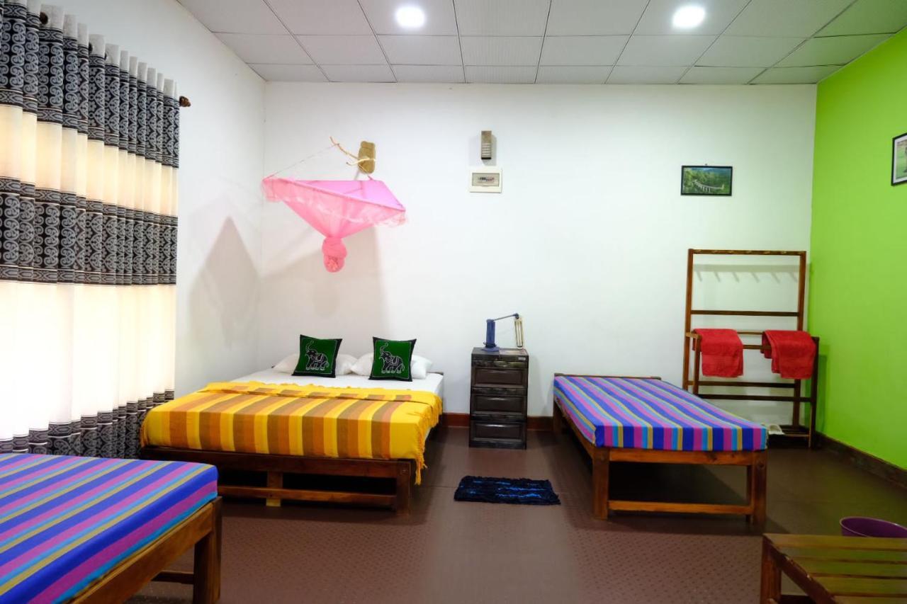 Thilina Homestay Sigiriya Esterno foto