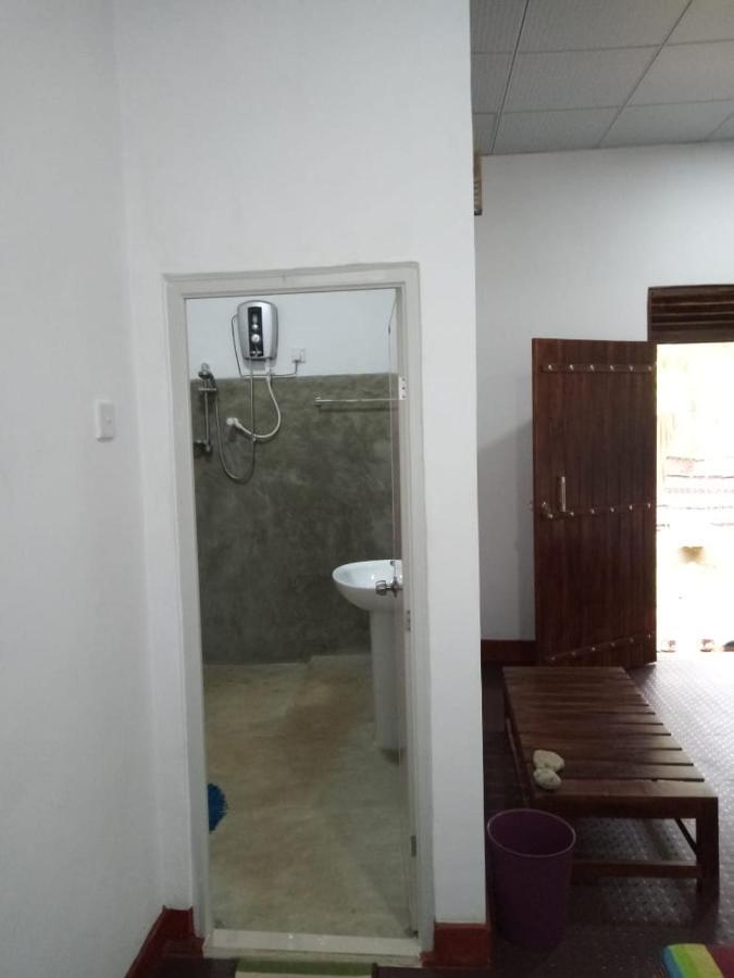 Thilina Homestay Sigiriya Esterno foto